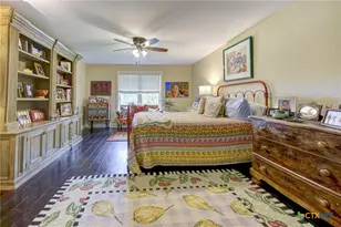 210 Royal George Cir, Mcqueeney, TX 78123 - Photo 29