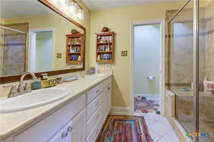 210 Royal George Cir, Mcqueeney, TX 78123 - Photo 21