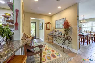 210 Royal George Cir, Mcqueeney, TX 78123 - Photo 11