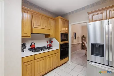 107 Lance Lane, Victoria, TX 77904 - Photo 9