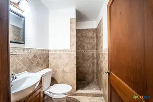 1612 E Mesquite Ln, Victoria, TX 77901 - Photo 7