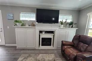 1404 W Baltimore Ave, Seadrift, TX 77983 - Photo 3