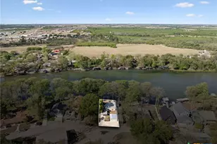230 Lee St, Seguin, TX 78155 - Photo 39