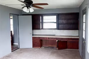 507 S 7th St, Lometa, TX 76853 - Photo 13