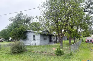 507 S 7th St, Lometa, TX 76853 - Photo 3