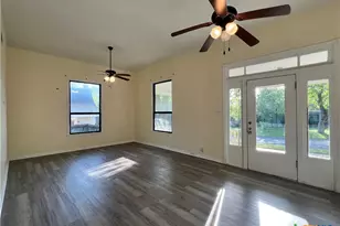 902 N 1st St, Temple, TX 76501 - Photo 23