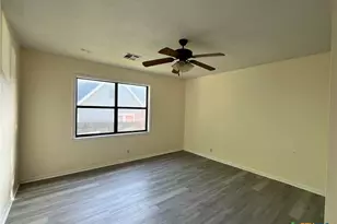 902 N 1st St, Temple, TX 76501 - Photo 17