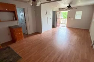 707 W Houston Ave, Seadrift, TX 77983 - Photo 3