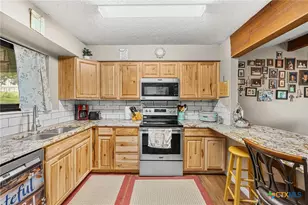 401 N 14th St, Buckholts, TX 76518 - Photo 11