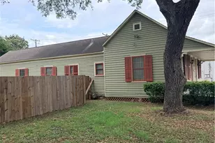 607 N Bridge, Victoria, TX 77901 - Photo 3