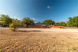 1707 E Fourth St, Lampasas, TX 76550 - Photo 9