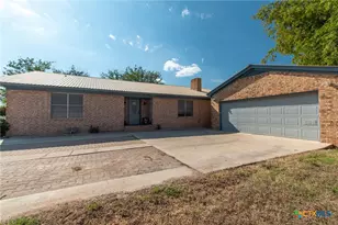 1707 E Fourth St, Lampasas, TX 76550 - Photo 11