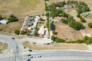 1707 E Fourth St, Lampasas, TX 76550 - Photo 3