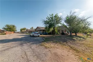 1707 E Fourth St, Lampasas, TX 76550 - Photo 33