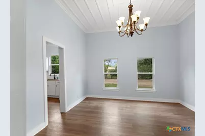 607 W 3rd Street, Eddy, TX 76524 - Photo 5