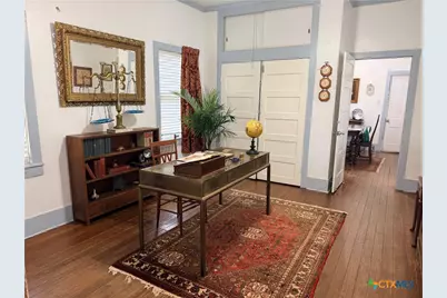 607 N Bridge, Victoria, TX 77901 - Photo 5