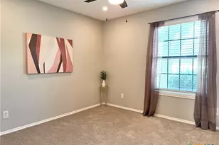 665 Center St, New Braunfels, TX 78130 - Photo 7