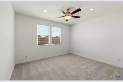 174 Green Berets Bend, Jarrell, TX 76537 - Photo 9