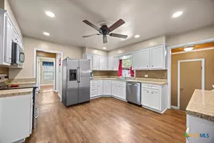 312 Gerald Dr, Blanco, TX 78606 - Photo 7