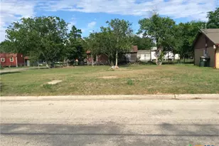 606 Woodworth St, Cuero, TX 77954 - Photo 7