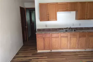606 Woodworth St, Cuero, TX 77954 - Photo 17
