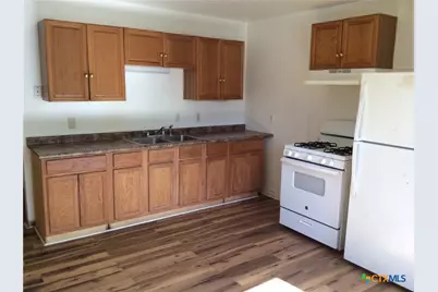 606 Woodworth Street, Cuero, TX 77954 - Photo 15