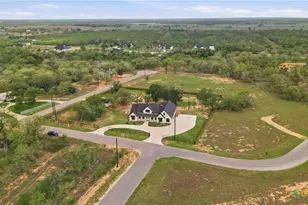 1 Post Oak St, Gonzales, TX 78629 - Photo 1