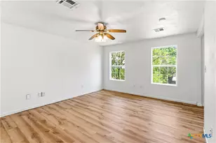1306 N 15th St, Temple, TX 76501 - Photo 31