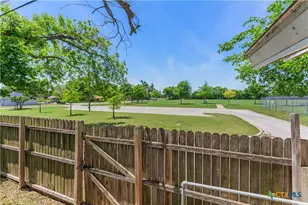 1306 N 15th St, Temple, TX 76501 - Photo 27