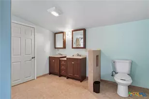 488 Alamo Beach Ave, Port Lavaca, TX 77979 - Photo 21