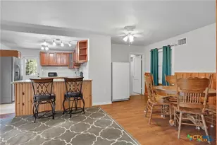 488 Alamo Beach Ave, Port Lavaca, TX 77979 - Photo 11