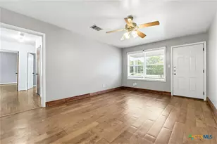 1009 S 5th St, Copperas Cove, TX 76522 - Photo 5