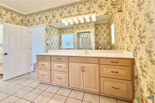 415 S Trinity St, Edna, TX 77957 - Photo 25