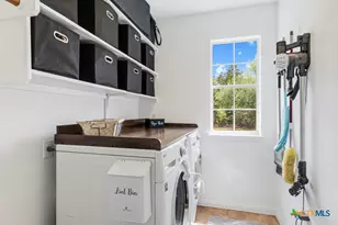 142 Carriage Ct, Bastrop, TX 78602 - Photo 17