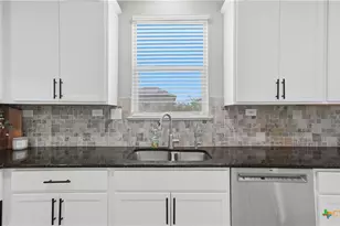 3933 Legend Pond Dr, New Braunfels, TX 78130 - Photo 17