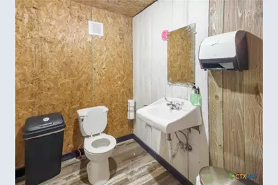 2302 E Adams Avenue, Temple, TX 76501 - Photo 11