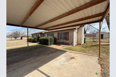 801 Meadowlark Street, Hamilton, TX 76531 - Photo 3