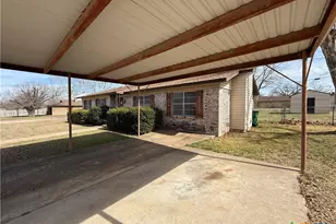 801 Meadowlark St, Hamilton, TX 76531 - Photo 3
