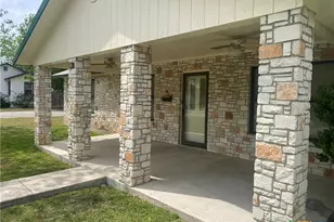 1052 E Weinert St, Seguin, TX 78155 - Photo 3