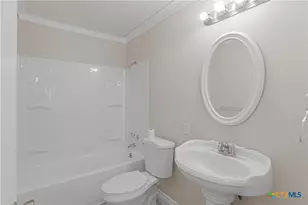 1052 E Weinert St, Seguin, TX 78155 - Photo 29