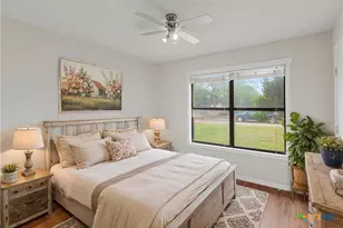 1052 E Weinert St, Seguin, TX 78155 - Photo 25