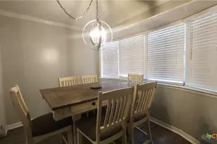 204 Cherokee Ln, Victoria, TX 77901 - Photo 7