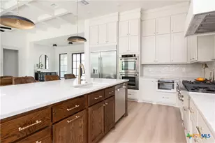 201 Bravo Vista Ln, Belton, TX 76513 - Photo 9