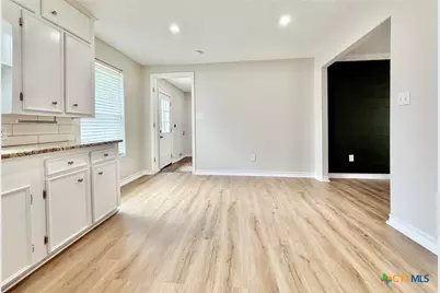 607 S East Street, Edna, TX 77957 - Photo 15