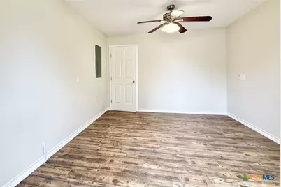 607 S East Street, Edna, TX 77957 - Photo 23