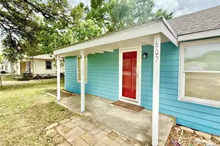 607 S East St, Edna, TX 77957 - Photo 3