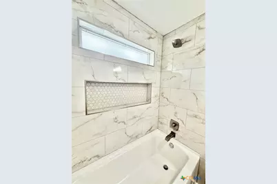 607 S East Street, Edna, TX 77957 - Photo 21