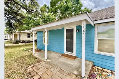 607 S East Street, Edna, TX 77957 - Photo 3