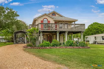 205 E Bay Avenue, Seadrift, TX 77983 - Photo 1
