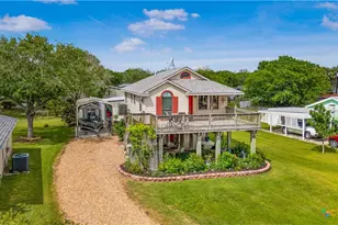 205 E Bay Ave, Seadrift, TX 77983 - Photo 3